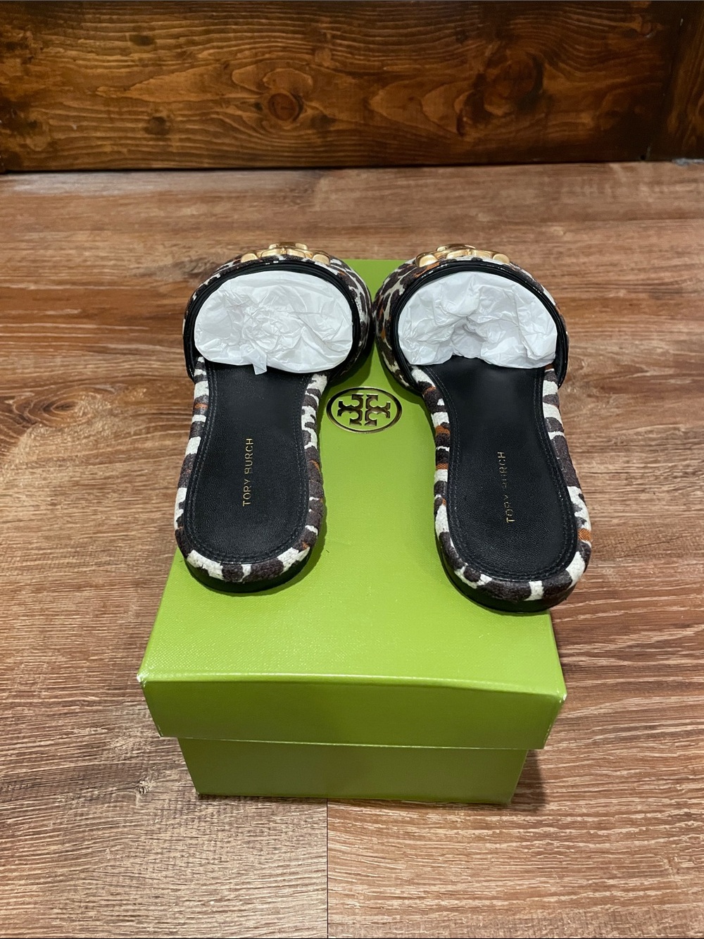 Tory Burch Eleanor Leopard-Print Slide Mules with Gold Logo - Picture 3 of 6